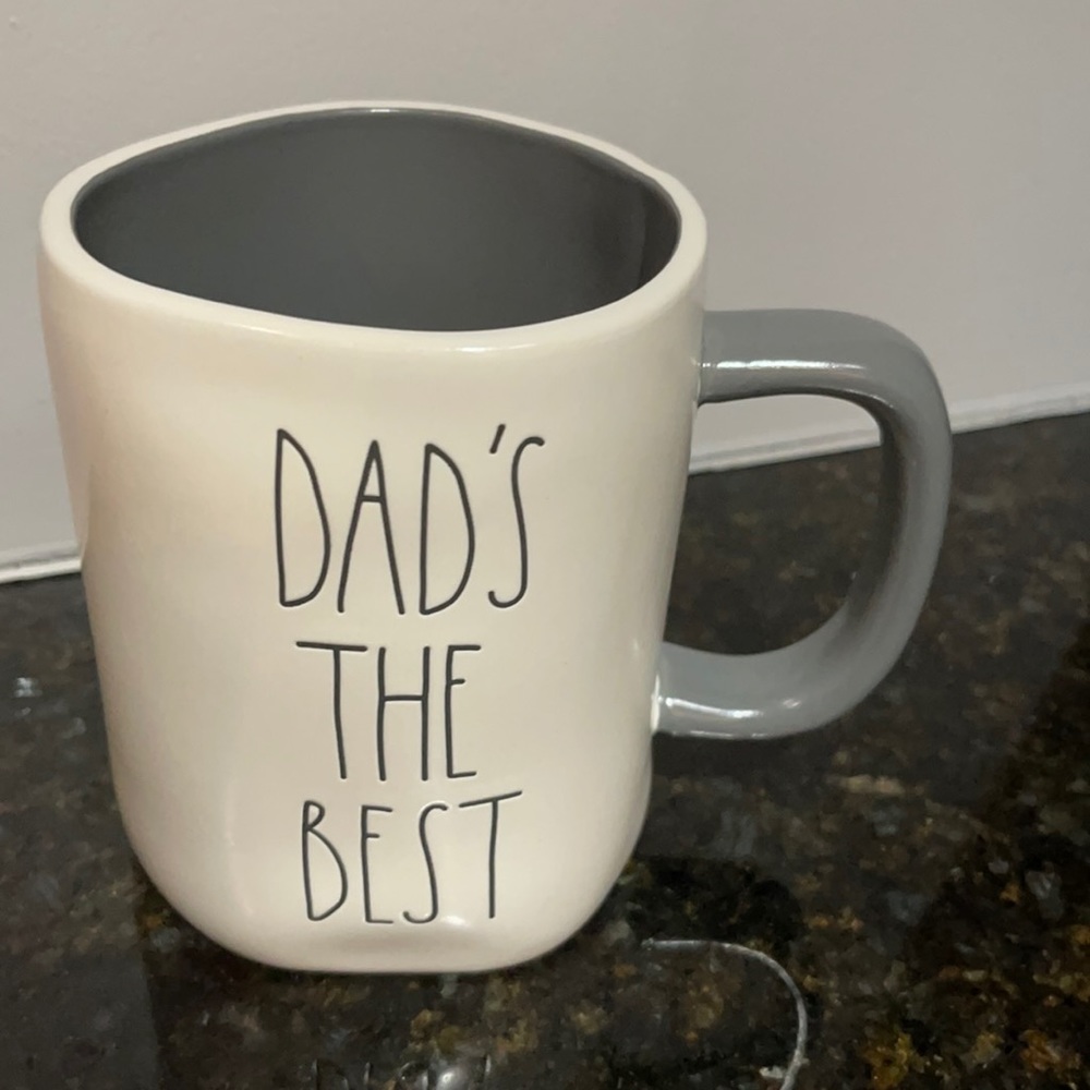 Rae Dunn - DAD’S THE BEST - mug
